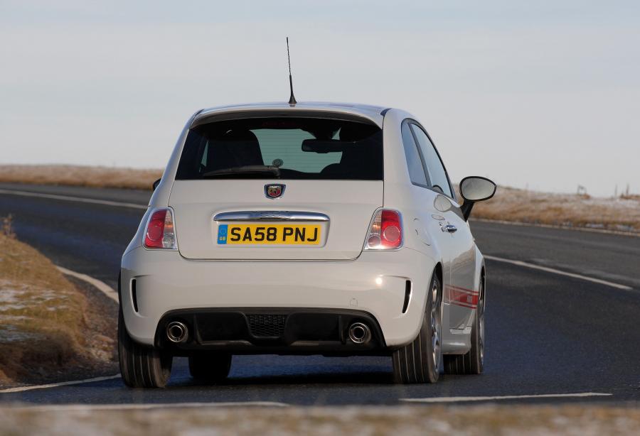  Abarth 500 2009 года  (UK) (фото 5 из 43)